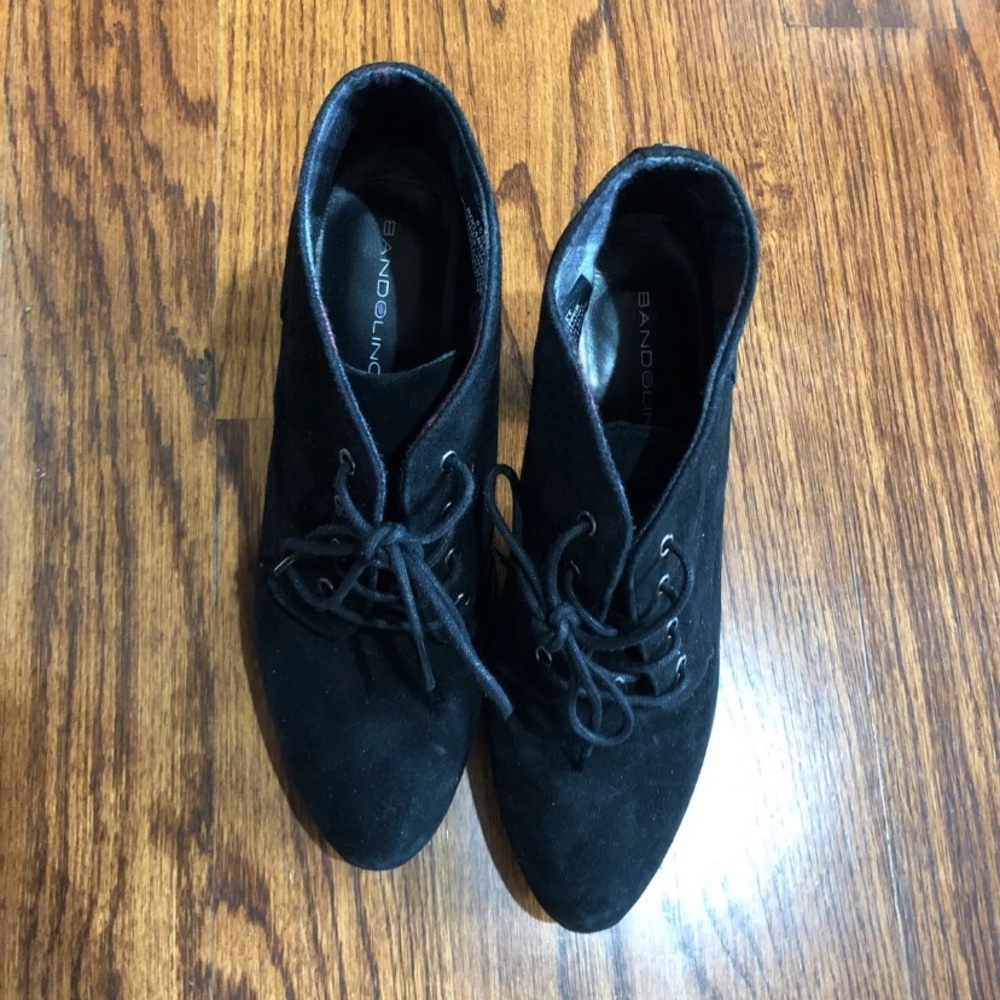 Bandolino booties in black suede